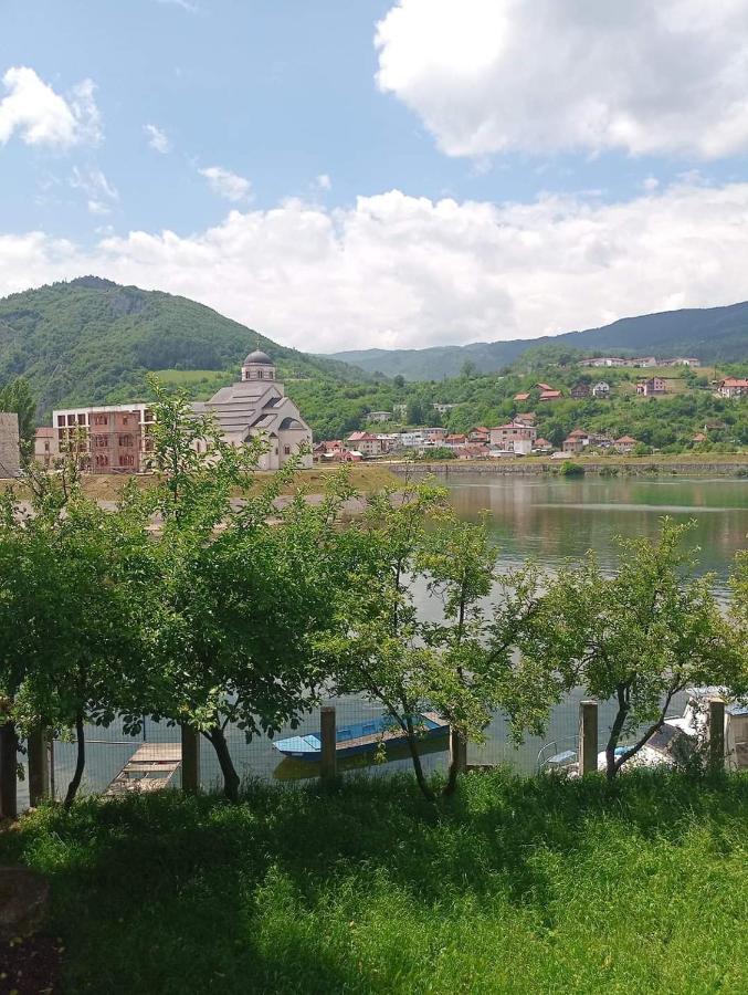 Apartmani Rosa Višegrad Exteriör bild